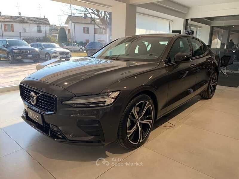 Nouvelle Volvo S60 Plus 197 ch (144 kW) 2026 Gris Berline