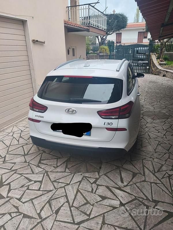 Usata Hyundai i30 110 CV (80 kW) 2018 Bianco Station wagon