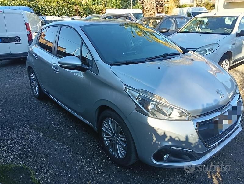 Usata Peugeot 208 Allure 82 CV (60 kW) 2017 Grigio Utilitaria