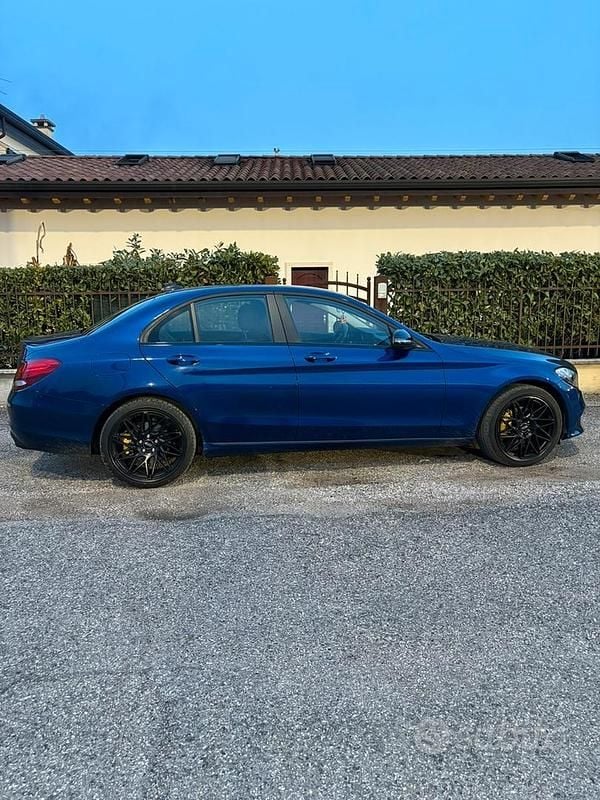 Usata Mercedes C220 Executive 194 CV (142 kW) 2020 Blu Berlina
