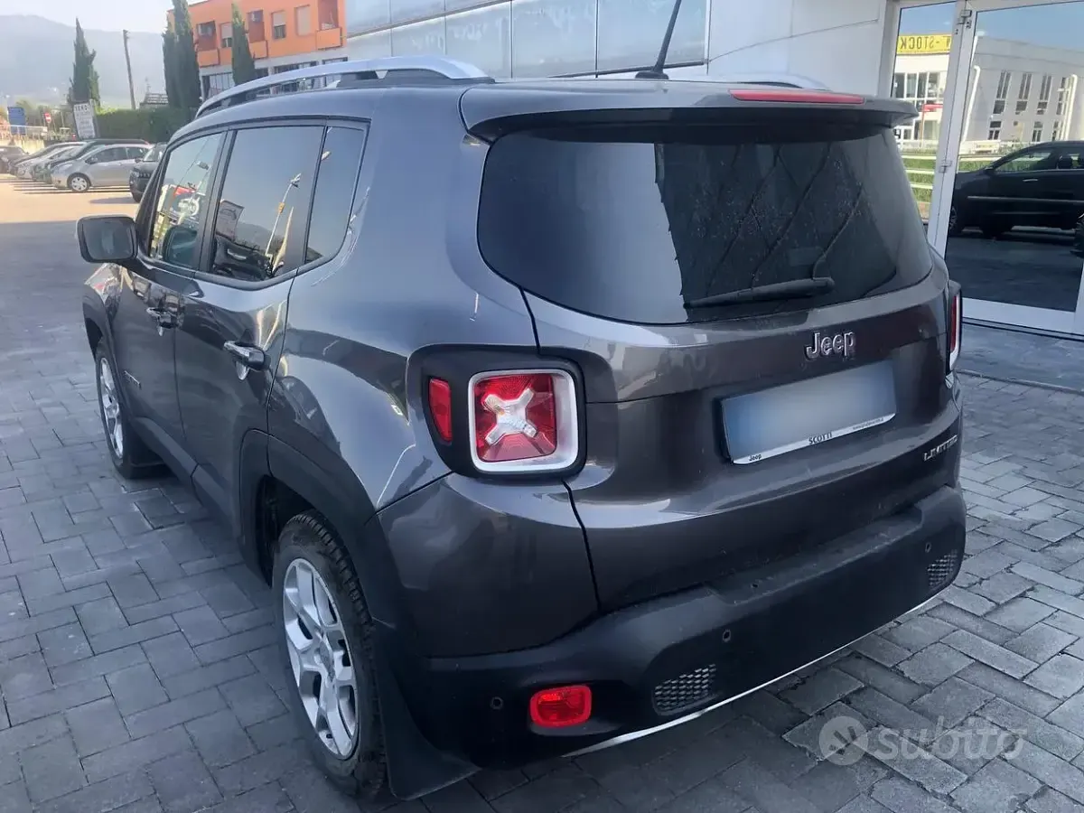 Usata Jeep Renegade Limited 120 CV (88 kW) 2016 Grigio SUV
