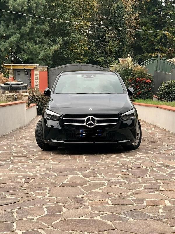 Nero Usata 2020 Mercedes B180 Monovolume | 20.200 € (Ottimo prezzo) - Immagine 1/1