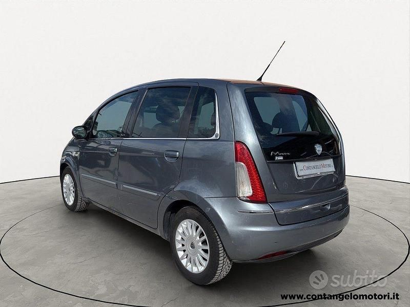 Usata Lancia Musa 95 CV (69 kW) 2010 Grigio Monovolume