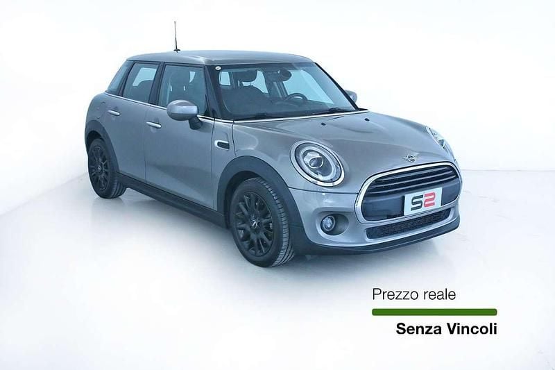 Usata Mini ONE 75 CV (55 kW) 2019 Argento Utilitaria