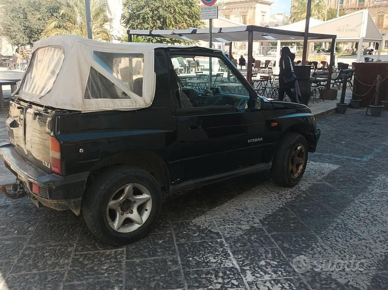 Usata Suzuki Vitara 75 CV (55 kW) 1989 Nero Cabrio
