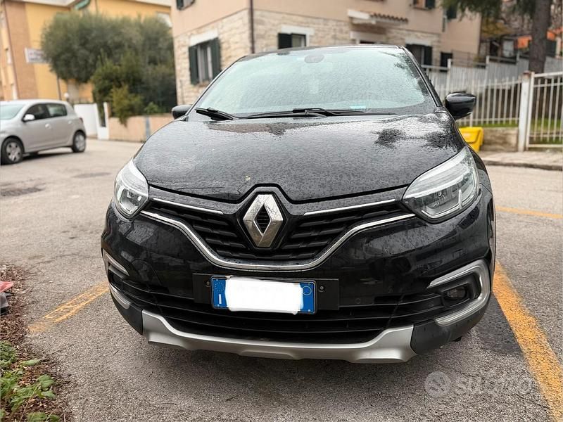 Usata Renault Captur Intens 90 CV (66 kW) 2018 Nero SUV