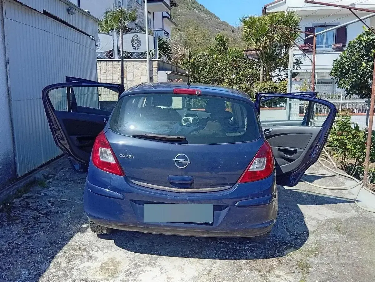 Usata Opel Corsa 75 CV (55 kW) 2009 Blu Utilitaria