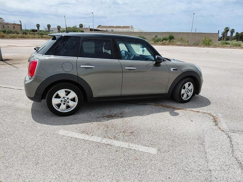 Usata Mini Cooper D 116 CV (85 kW) 2018 Grigio Utilitaria