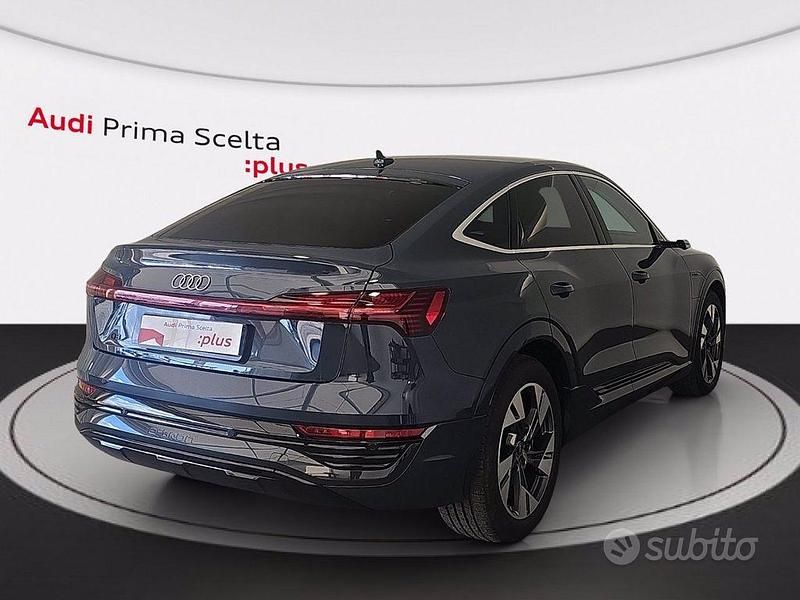 Usata Audi Q8 Sportback e-tron Advanced 300 kW (408 CV) 2024 Blu plasma metallizzato SUV