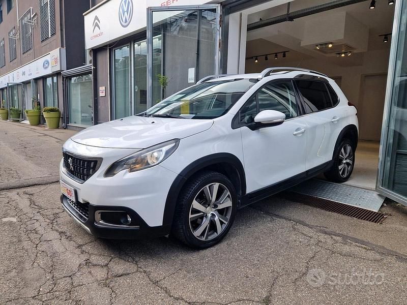 Usata Peugeot 2008 Allure 100 CV (73 kW) 2016 Bianco SUV