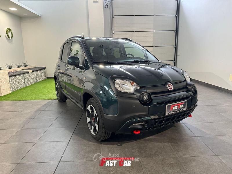 Usata Fiat Panda Cross Cross 69 CV (50 kW) 2024 Verde Utilitaria