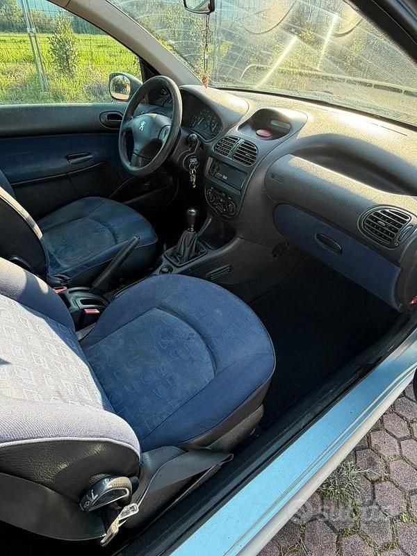 Usata Peugeot 206 2001 Berlina