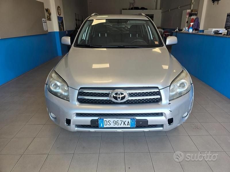 Usata Toyota RAV4 Luxury 177 CV (130 kW) 2008 Grigio SUV