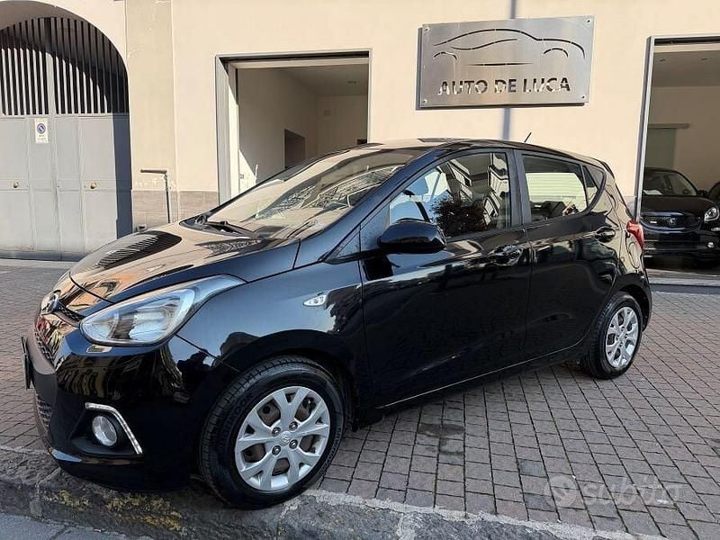 Usata Hyundai i10 Comfort 59 CV (43 kW) 2017 Nero Utilitaria