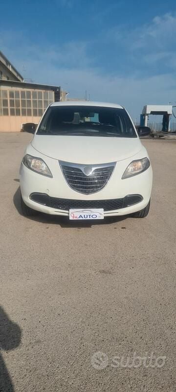 Beige Usata 2013 Lancia Ypsilon Gold Utilitaria | 4900 € - Immagine 1/4