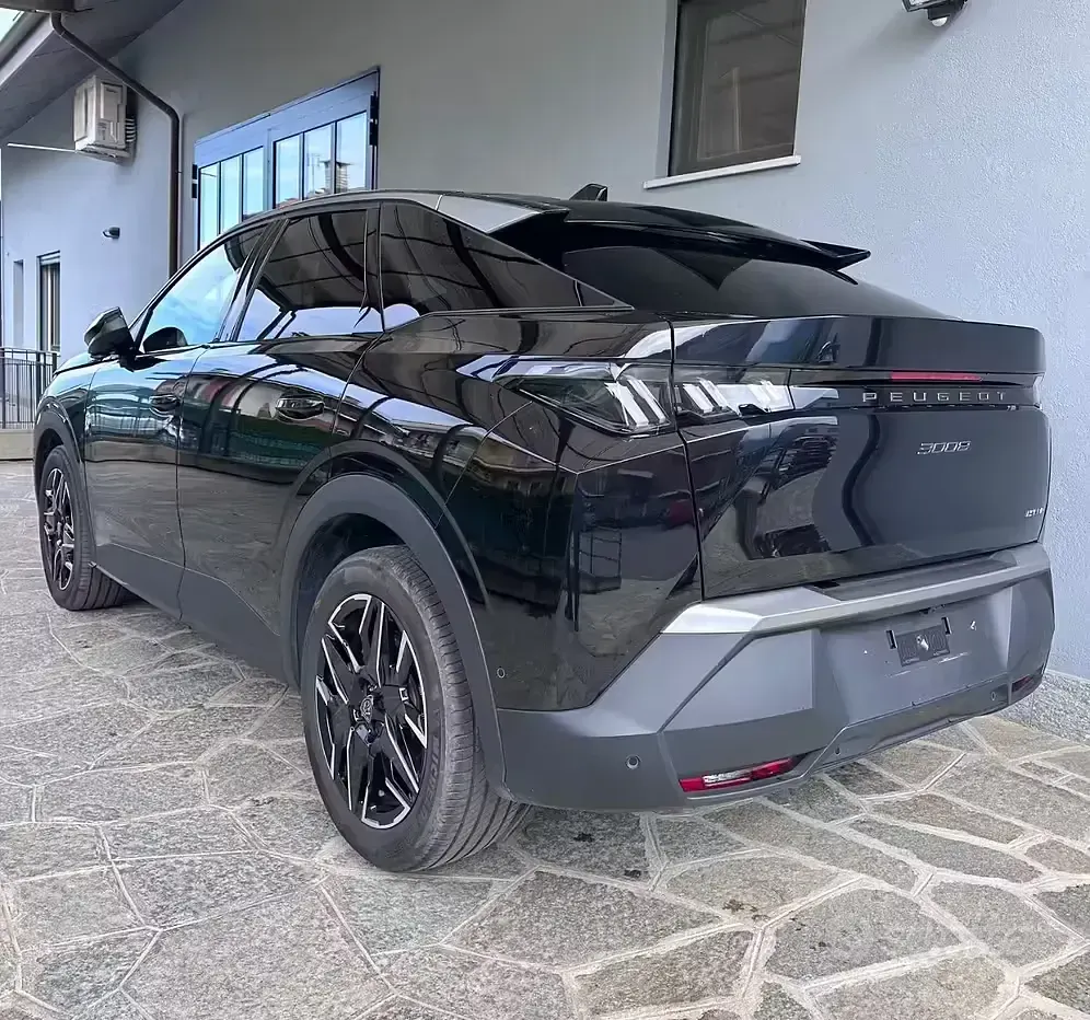Usata Peugeot 3008 Allure 136 CV (100 kW) 2025 Nero SUV