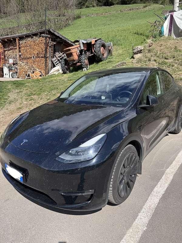 Usata Tesla Model Y 152 kW (208 CV) 2024 SUV