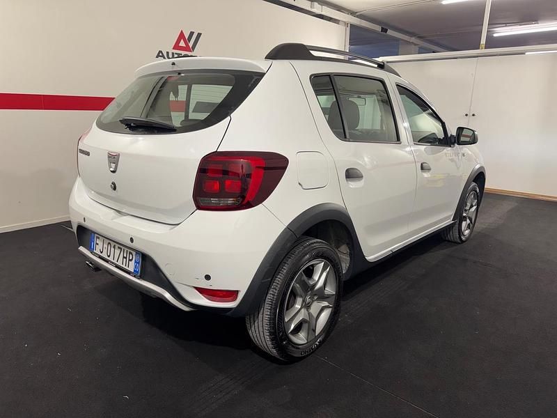 Usata Dacia Sandero 90 CV (66 kW) 2017 Bianco Berlina