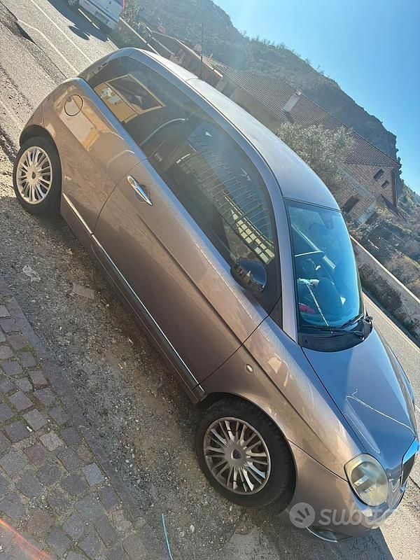 Usata Lancia Ypsilon 69 CV (50 kW) 2011 Utilitaria