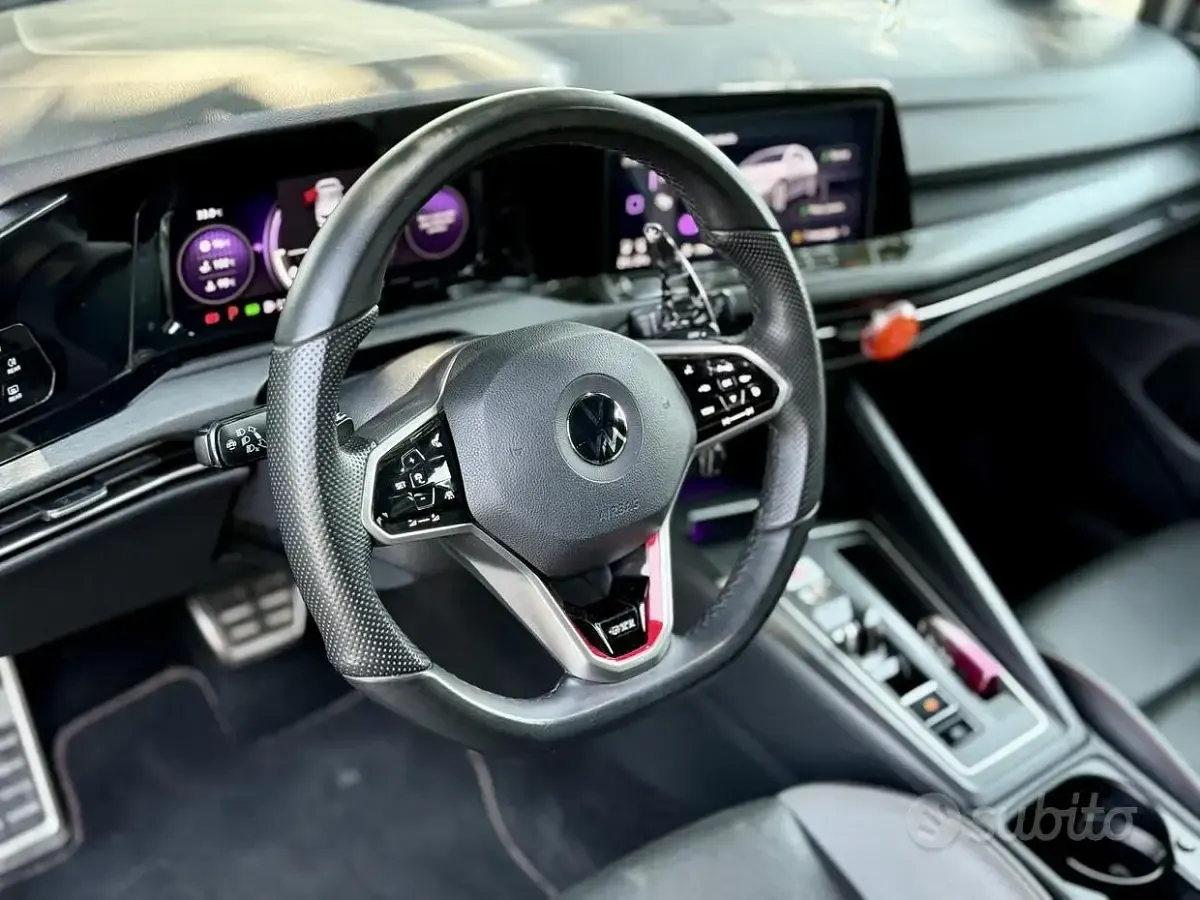 Usata VW Golf VIII GTI 245 CV (180 kW) 2021 Grigio Berlina