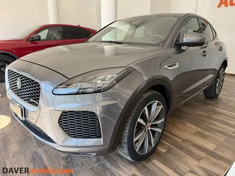 Usata Jaguar E-Pace 241 CV (177 kW) 2019 Grigio scuro SUV