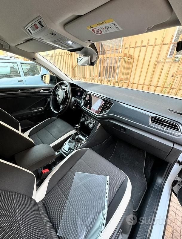 Usata VW T-Roc Advance 115 CV (84 kW) 2020 SUV