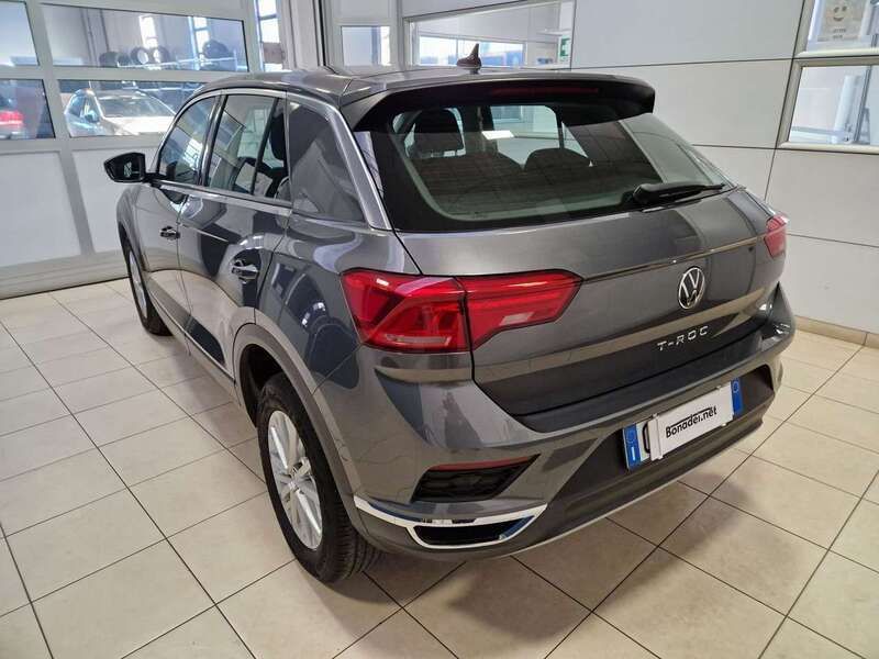 Usata VW T-Roc Business 110 CV (80 kW) 2021 Grigio scuro SUV