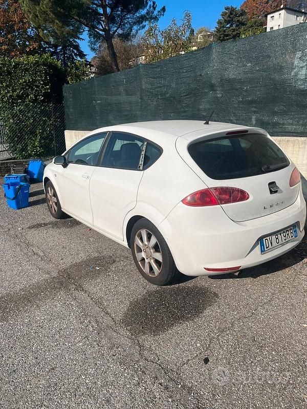 Usata Seat Leon 102 CV (75 kW) 2009 Bianco Berlina