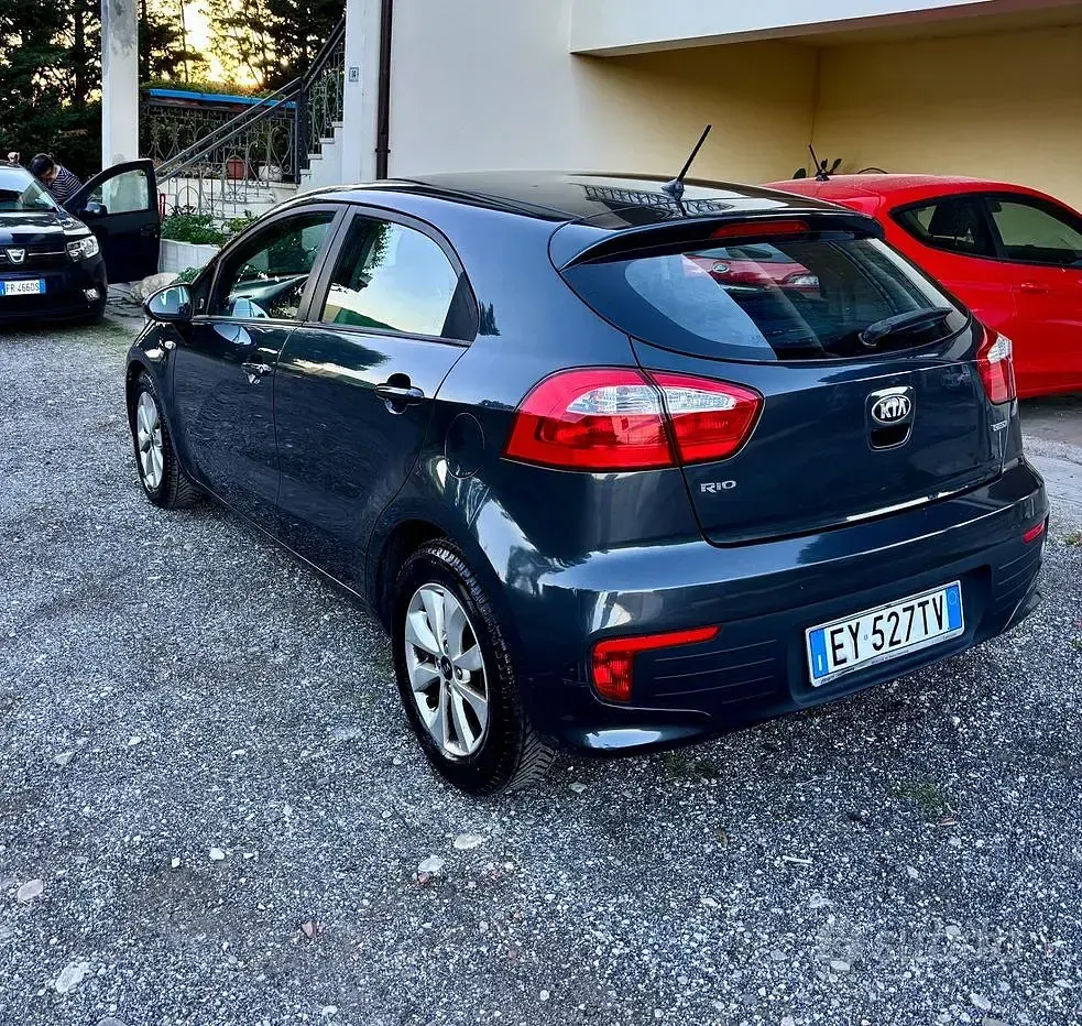 Usata Kia Rio 75 CV (55 kW) 2016 Grigio Utilitaria
