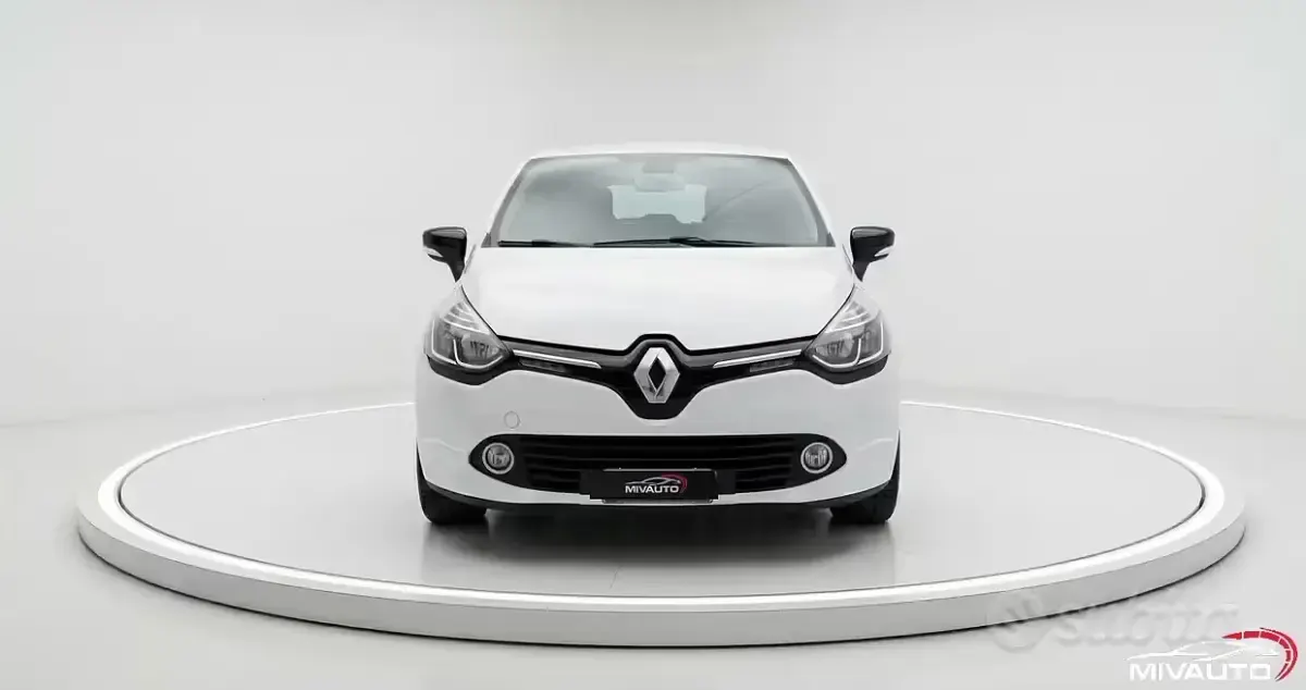 Usado Renault Clio IV 90 CV (66 kW) 2014 Blanco Berlina