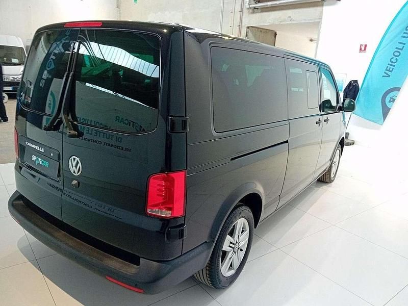 Usata VW Caravelle Comfortline 150 CV (110 kW) 2022 Nero Monovolume