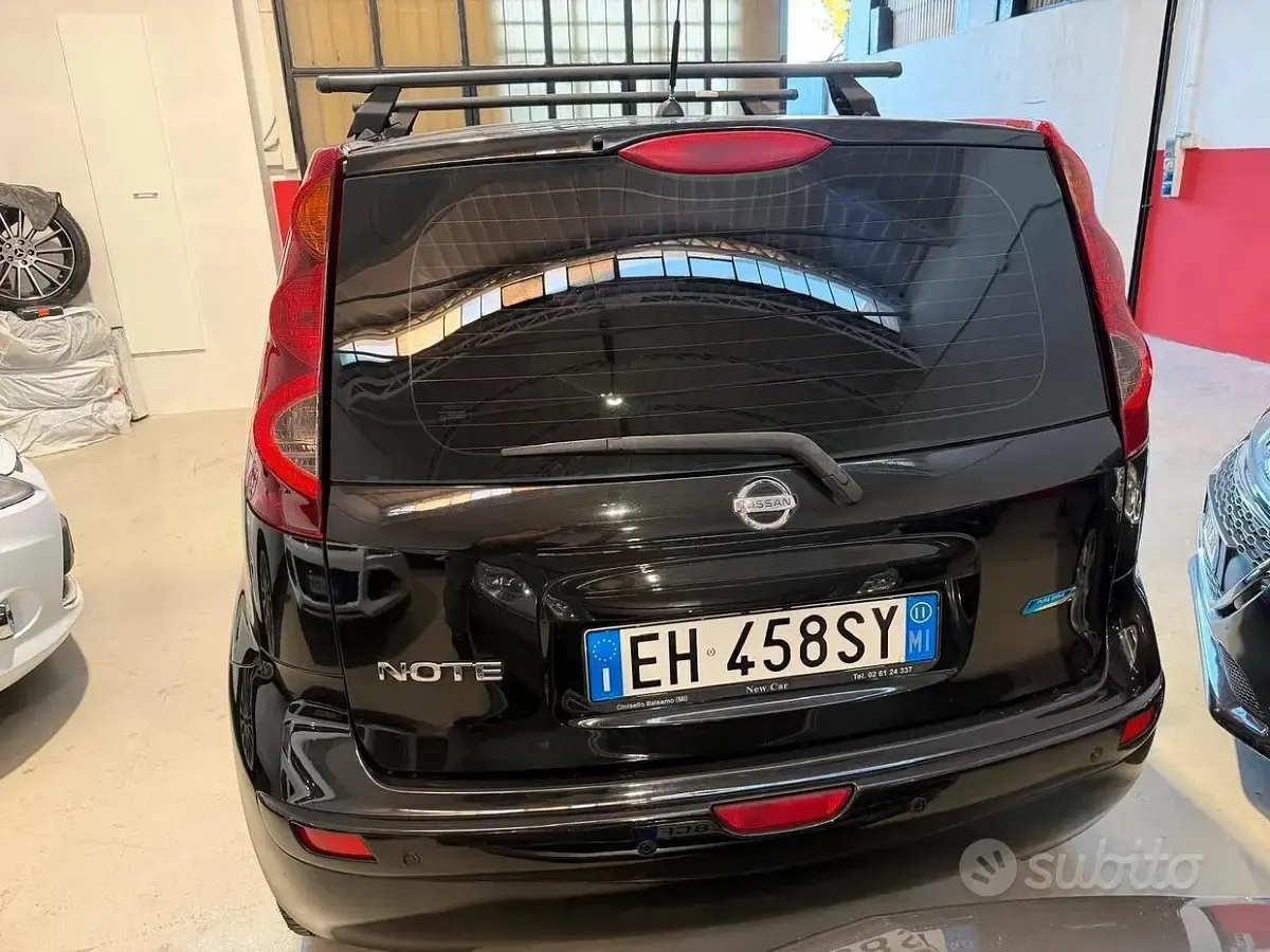 Używany Nissan Note Acenta 88 KM (64 kW) 2011 Czarny Hatchback