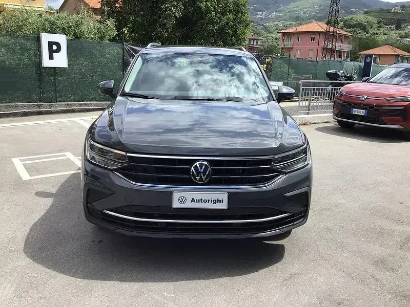 Usata VW Tiguan Life 150 CV (110 kW) 2023 Grigio SUV