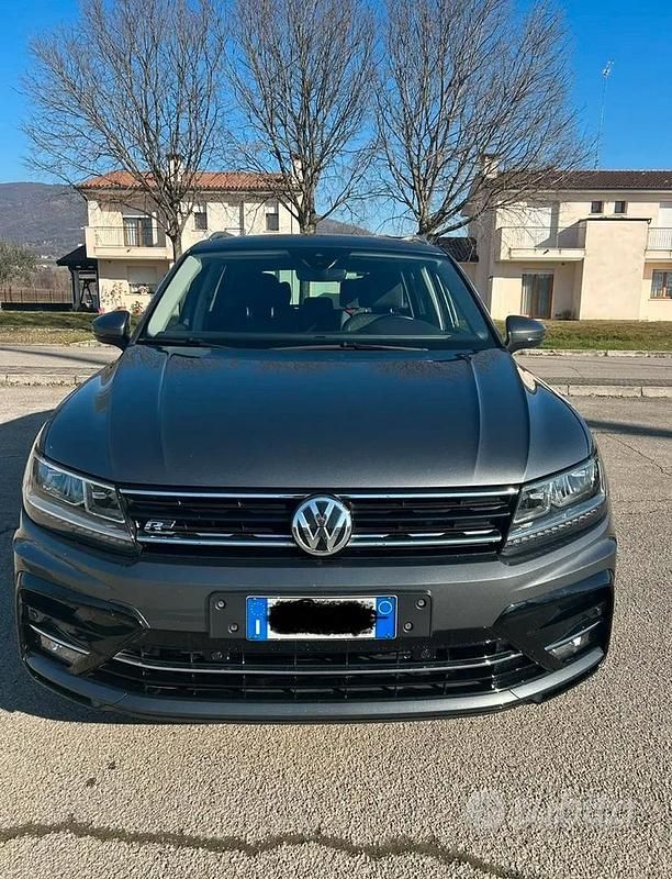 Usata VW Tiguan R-line 150 CV (110 kW) 2019 Grigio SUV