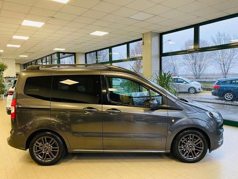 Usata Ford Tourneo Courier Sport 101 CV (74 kW) 2019 Grigio Monovolume