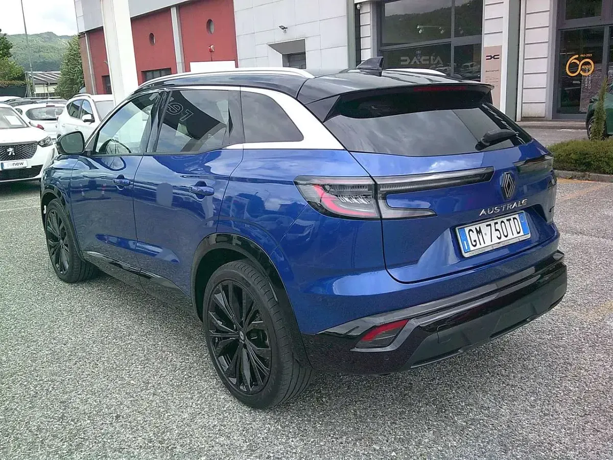 Usata Renault Austral Iconic 131 CV (96 kW) 2023 Blu/azzurro SUV