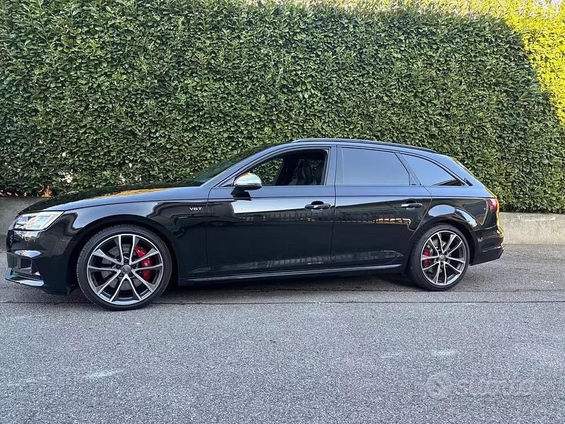 Usata Audi A4 353 CV (259 kW) 2018 Nero Station wagon
