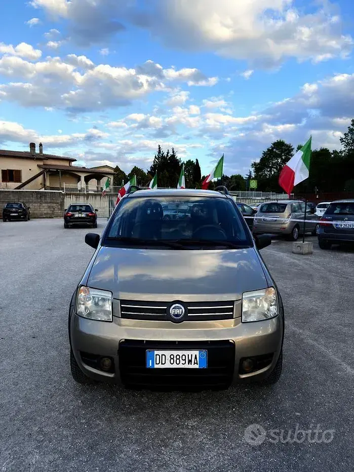 Usata Fiat Panda 4x4 Climbing 69 CV (50 kW) 2006 Beige Utilitaria