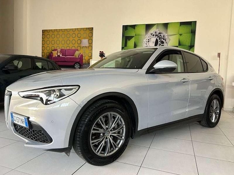 Usata Alfa Romeo Stelvio Business 190 CV (139 kW) 2021 Bianco lunare SUV