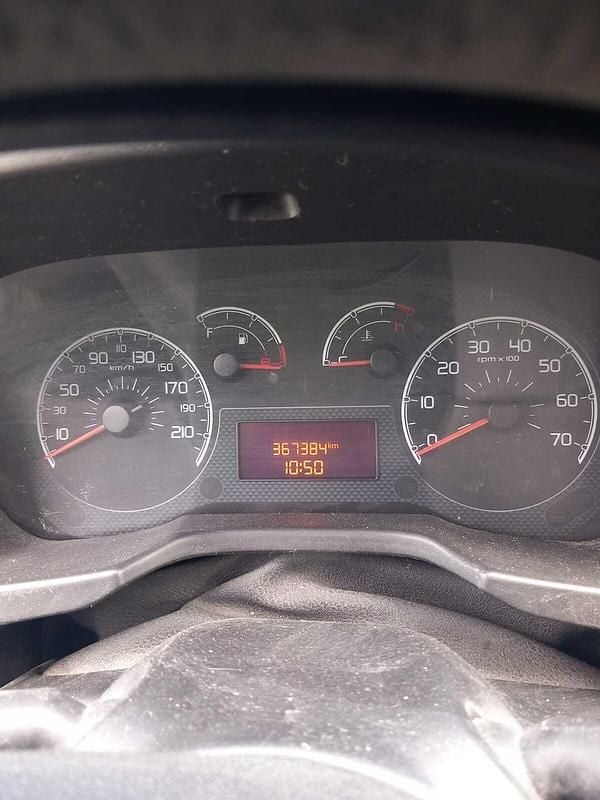 Usata Fiat Fiorino 77 CV (56 kW) 2011 Bianco Monovolume