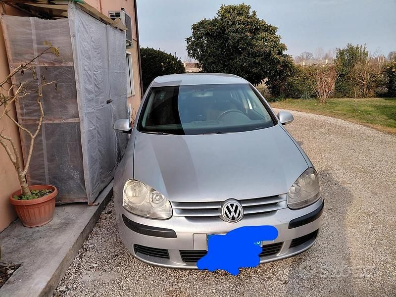 Usata VW Golf IV 105 CV (77 kW) 2005 Berlina