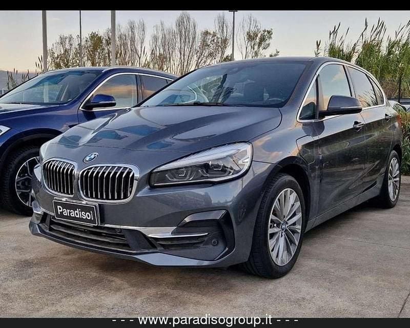 Grigio Usata 2019 BMW 225 Active Tourer iPerformance Monovolume | 20.700 € - Immagine 1/4