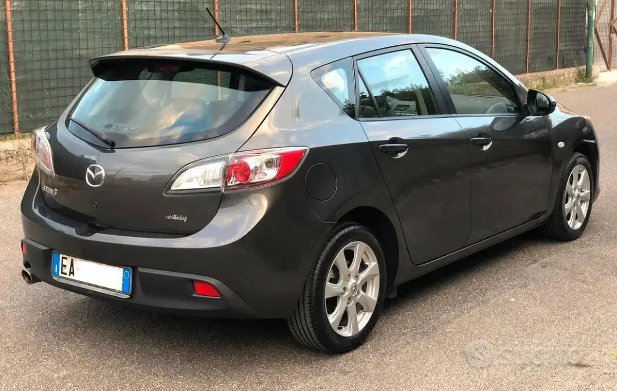 Usata Mazda 3 109 CV (80 kW) 2010 Grigio Berlina
