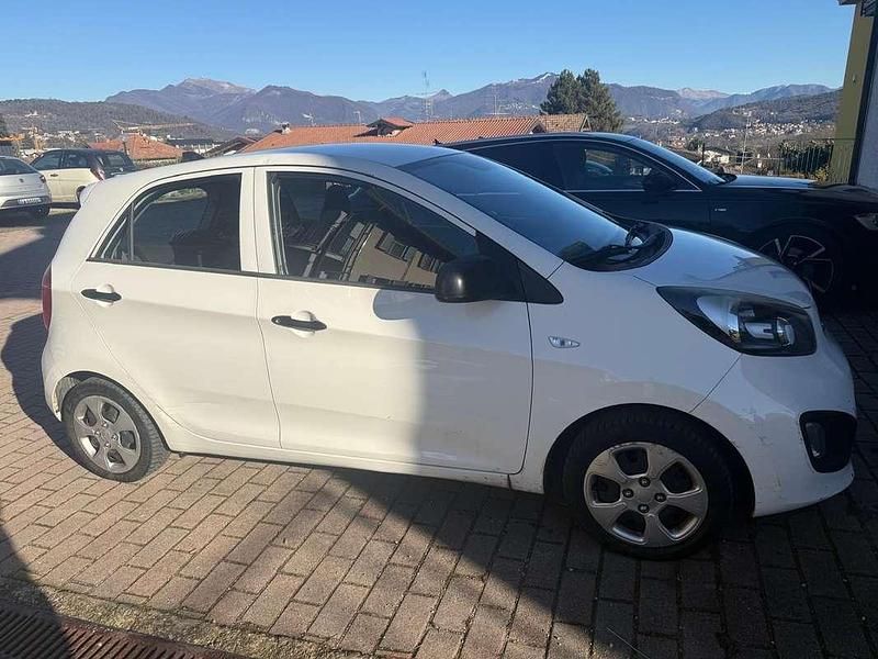 Usata Kia Picanto 69 CV (50 kW) 2012 Bianco Utilitaria