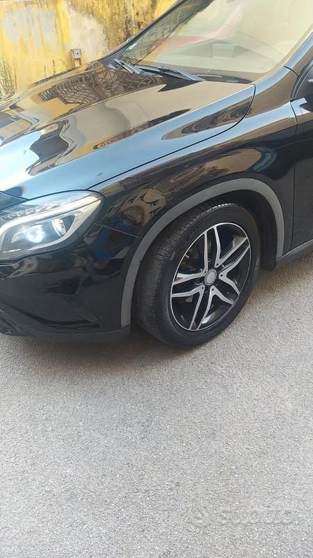 Usata Mercedes GLA200 136 CV (100 kW) 2016 Nero SUV