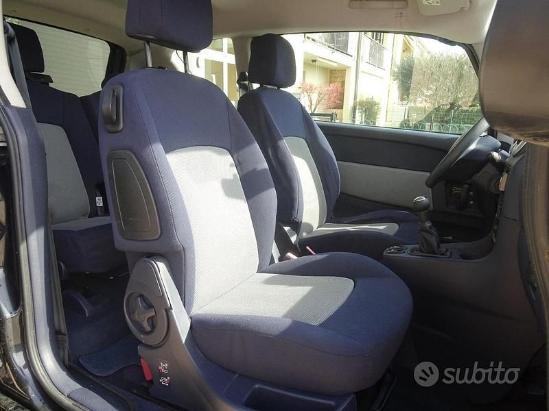 Usata Peugeot 1007 2009 Nero Monovolume