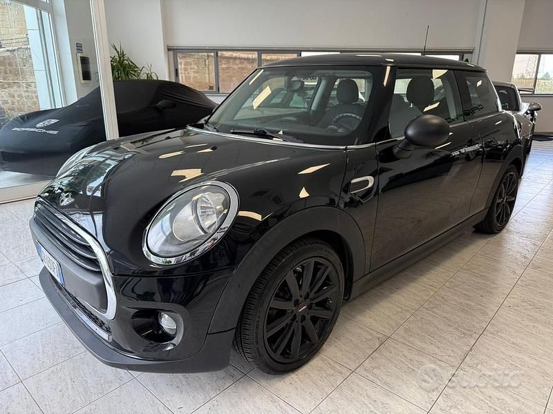 Usata Mini ONE 75 CV (55 kW) 2016 Nero Utilitaria