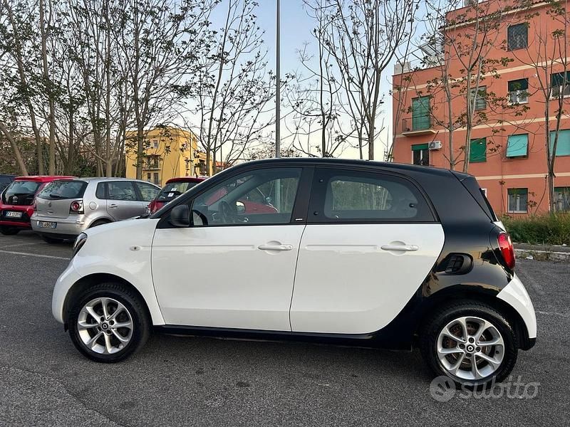 Usata Smart ForFour Passion 2018 Bianco Utilitaria