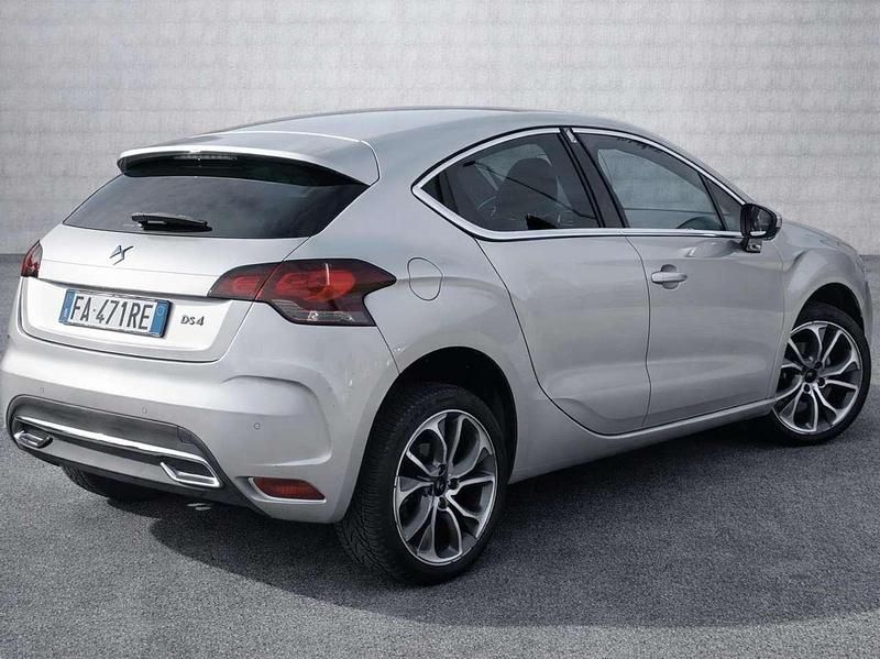 Usata DS Automobiles DS4 Business 120 CV (88 kW) 2015 Argento Berlina
