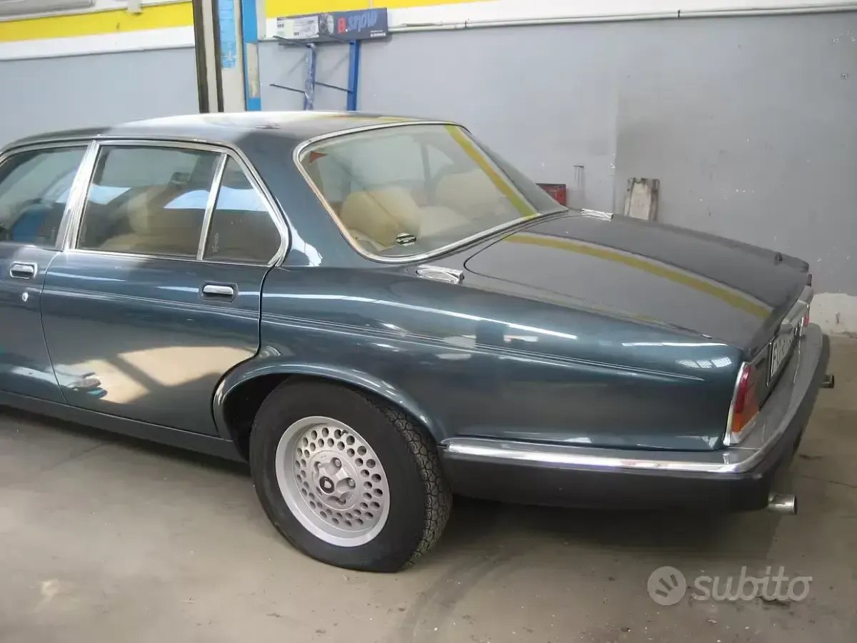 Usata Jaguar XJ Sovereign 199 CV (146 kW) 1993 Verde Berlina